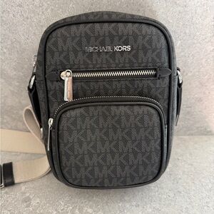 Michael Kors Jet Set Cross Body Bag